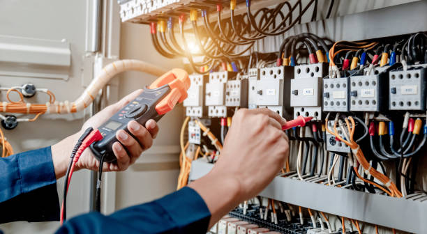 Best Affordable Electrician  in Pinetop Country Clu, AZ